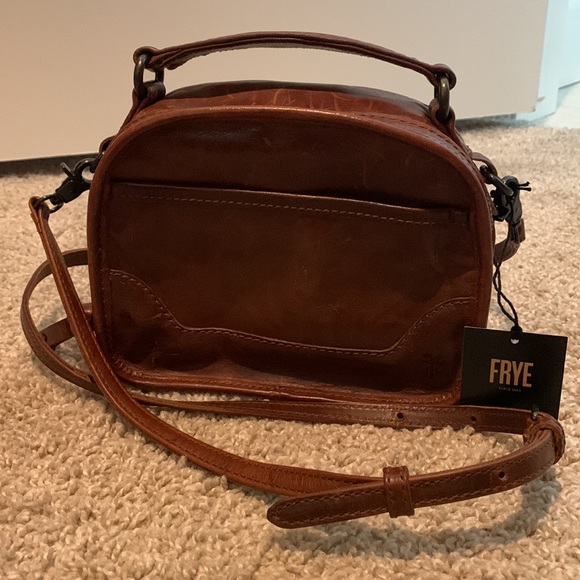 Frye Handbags - 🔥 FRYE Melissa Top Handle Crossbody